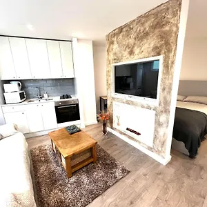 https://modern-studio-apartment-with-free-wifi.cambridgehotelsuk.com